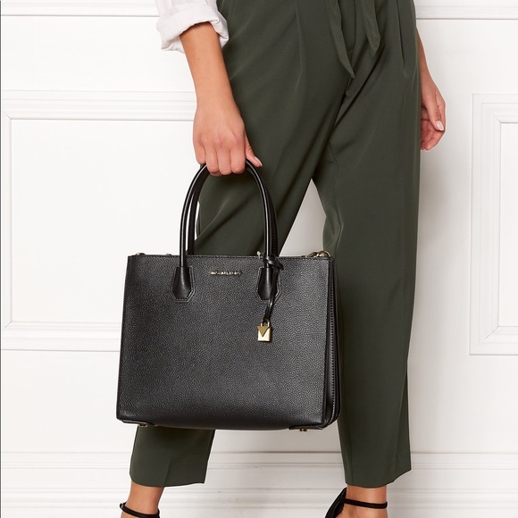 COPY - Michael Kors Mercer Large Black Accordion Tote - Picture 6 of 10